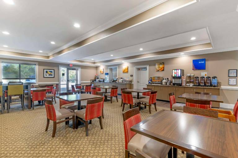 Comfort Inn & Suites Tifton — photo 5