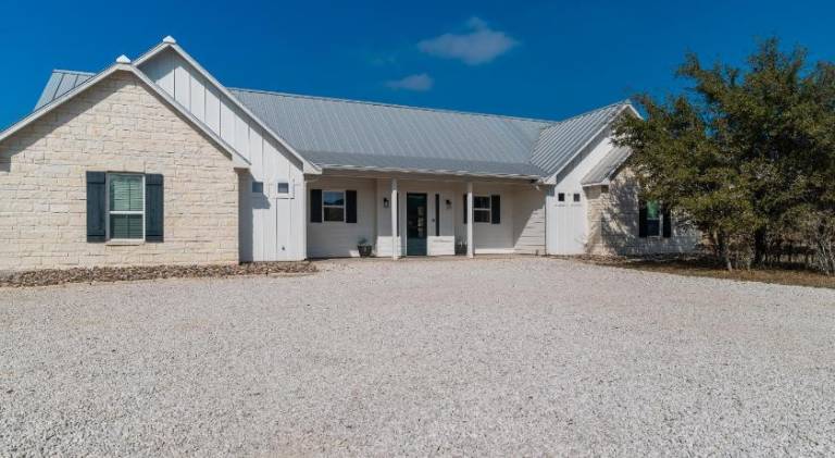 Vacation home with pool in Uvalde, TX