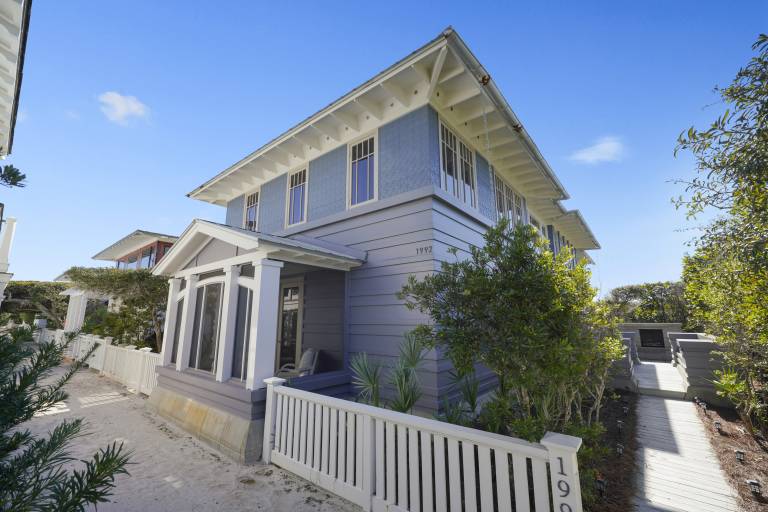 Vacation home with barbecue & pool | Sea view — photo 2