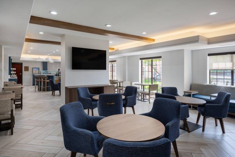 Staybridge Suites West Des Moines By IHG — photo 3