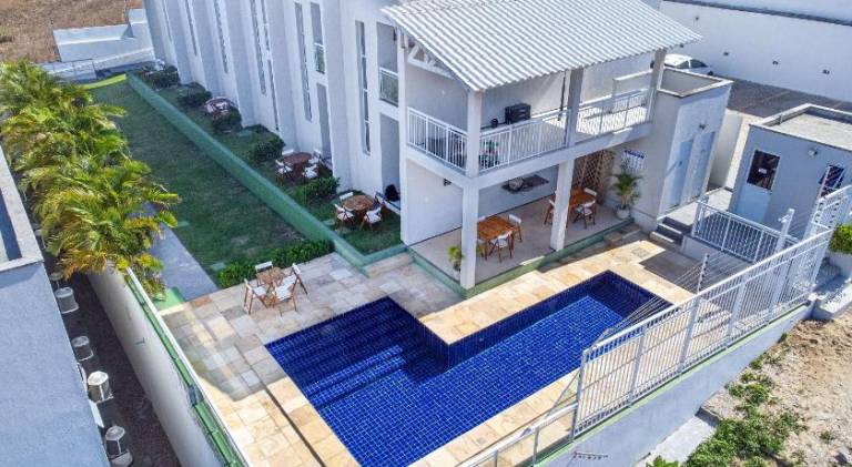 Vacation home with pool — photo 5