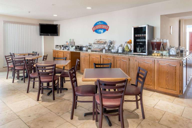 Baymont by Wyndham Osage Beach — photo 3