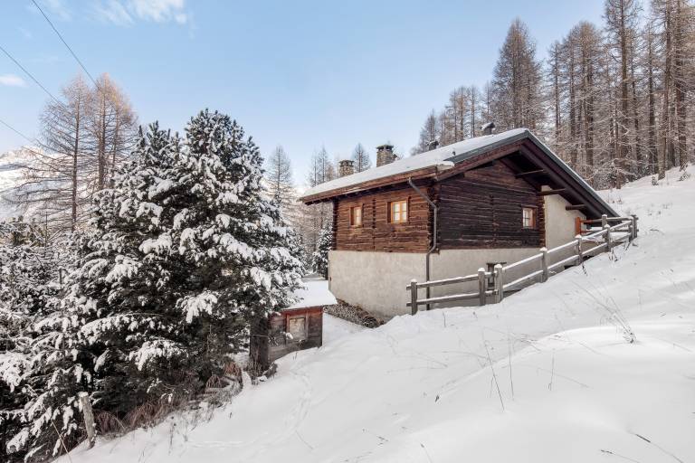 Chalet with sauna, BBQ & yard | Mountain view in Livigno