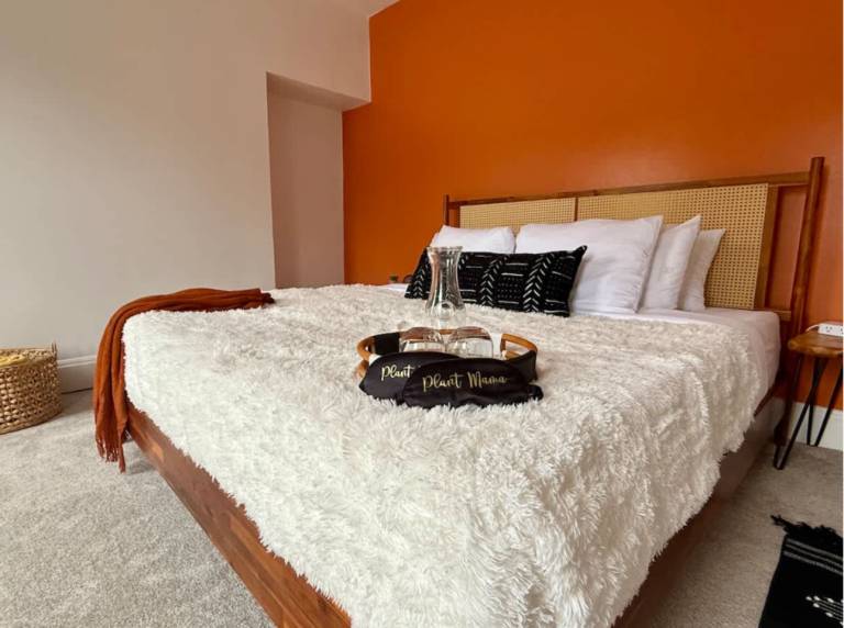 PRIME Location - Free Parking - Top Rated — photo 3