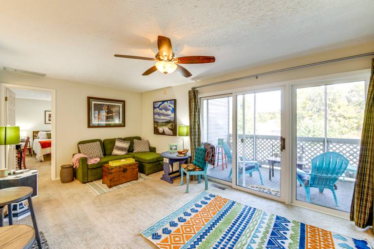 3 Mi to IU: Dog-Friendly Condo w/ Pool Access! — photo 4