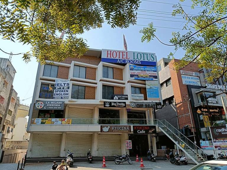 Hotel Lotus