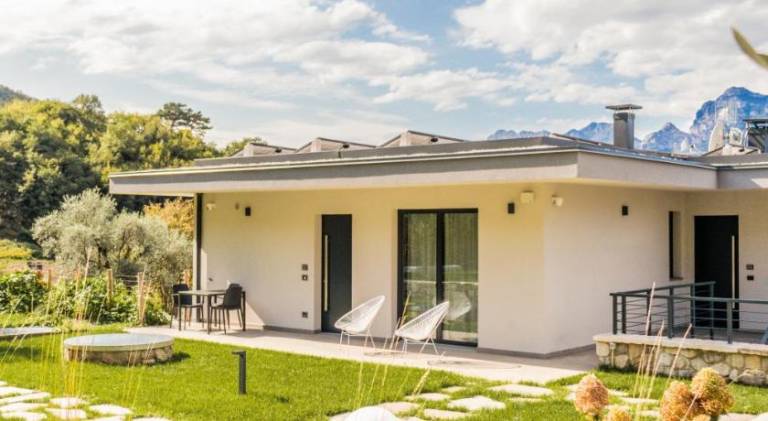 Lovely holiday apartment with pool, terrace & yard | Suitable for remote work | Pets allowed — photo 4