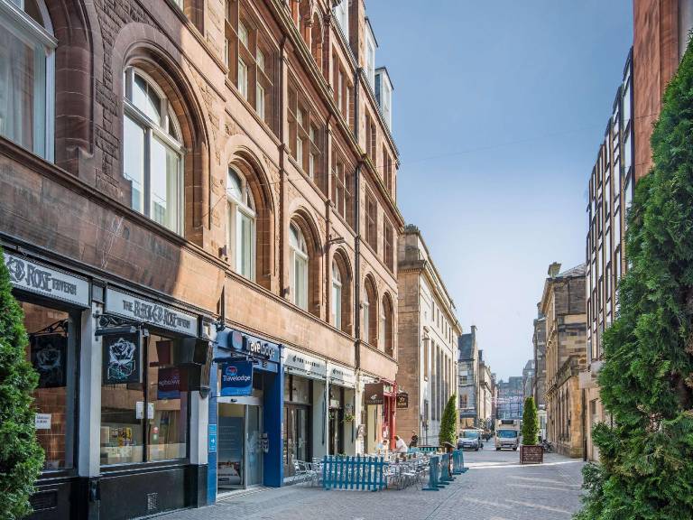 Travelodge Edinburgh Central Queen Street — photo 2