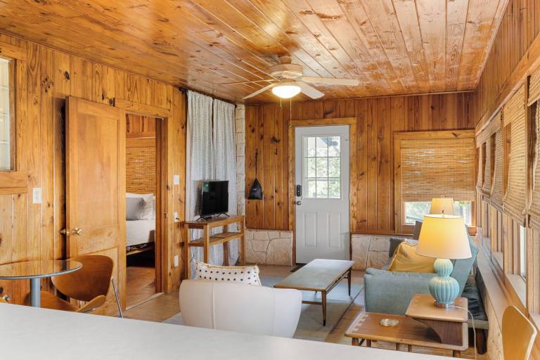 Waterlily Serenity - 2 Bedroom-Creekside — photo 2