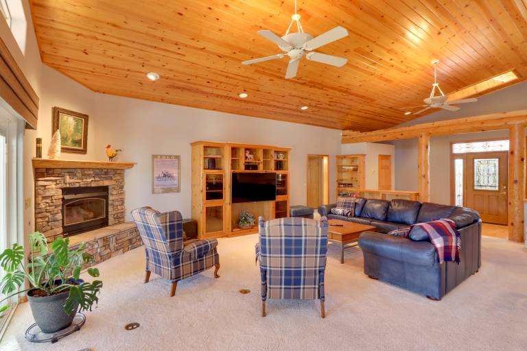 Patio & Forest View: Peaceful Show Low Home — photo 4