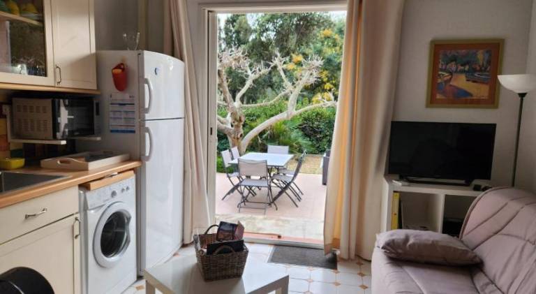 Fully equipped charming villa with terrace, barbeque & garden | Close to the beach | Pet-friendly — photo 5