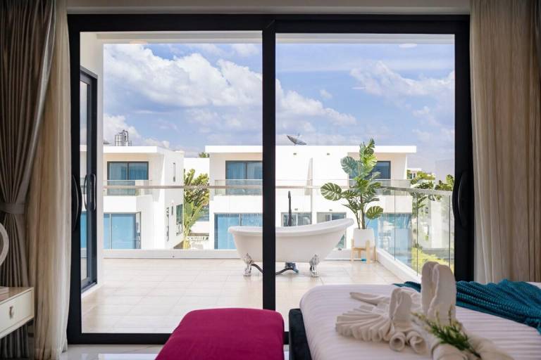 Villa with pool, hot tub & barbecue | Close to Big Buddha | Perfect for remote work | Dogs allowed — photo 3