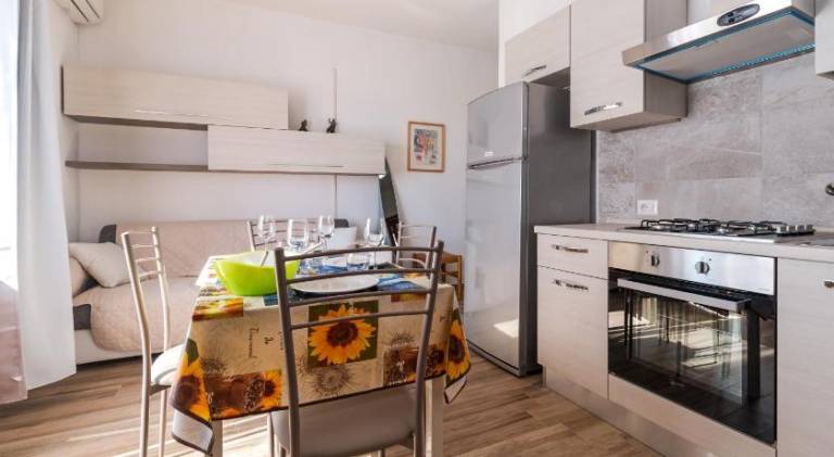 Apartment with 2 rooms for 4 persons — photo 2