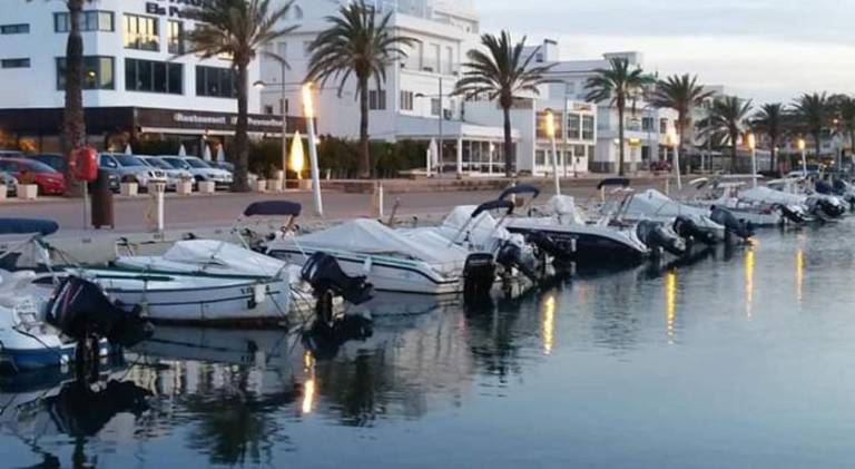 Holiday apartment with terrace | Next to the beach | Pets are welcome in Llanca