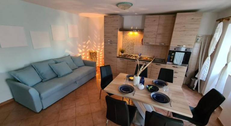 Holiday apartment with terrace, yard & barbeque in Mali Losinj