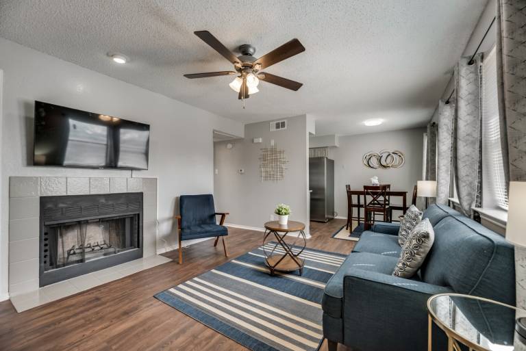 Family-friendly charming condo with yard & pool | Pet-friendly — photo 2