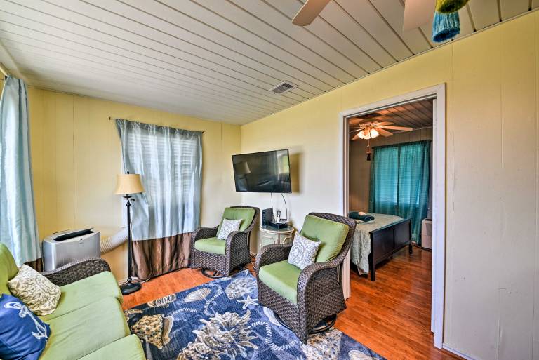 Steps to Gulf! Pet-Friendly Galveston Getaway — photo 4