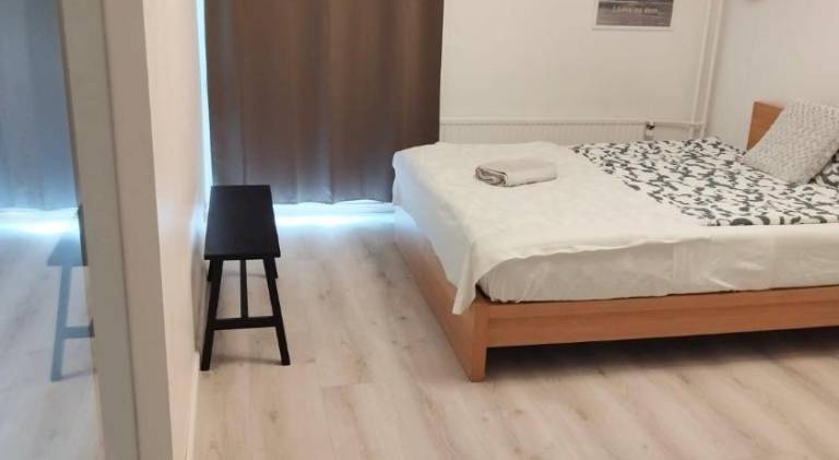 Apartment with patio — photo 4
