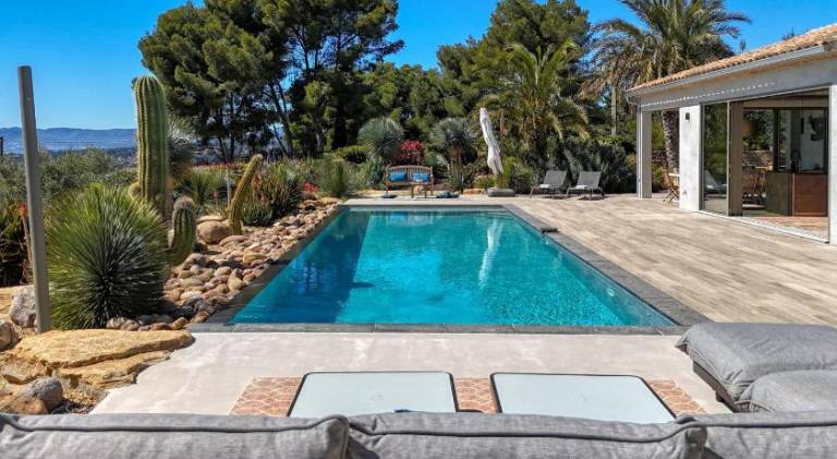 Villa with terrace, BBQ & private pool — photo 3