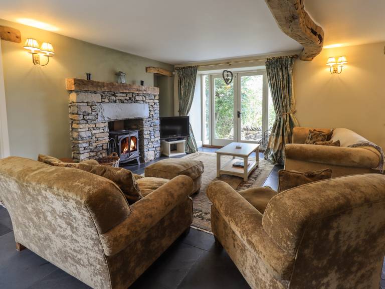 Family-friendly beautiful cottage with yard, terrace & hot tub | Dogs allowed — photo 3