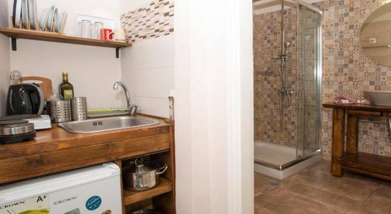 Serviced apartment with patio | Pets allowed — photo 5