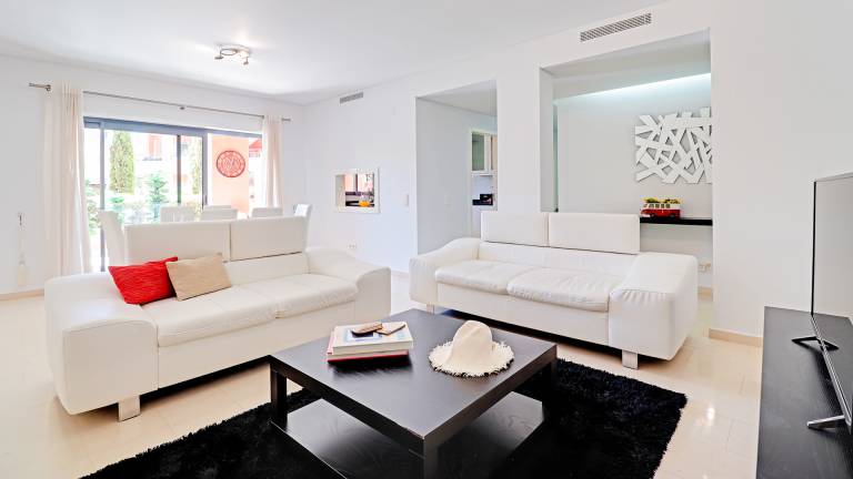 Fully equipped apartment with terrace, pool & yard | Pets are welcome — photo 3