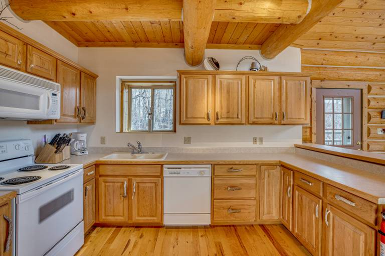 Deck & Pond Views! 2-Acre, Woodsy Rocky Mtn Haven — photo 2