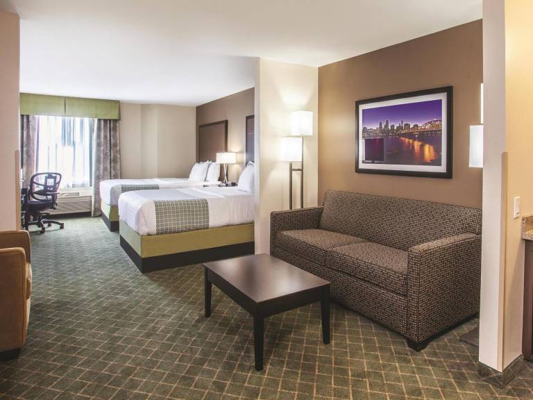 La Quinta Inn & Suites by Wyndham Portland Airport in Portland, OR
