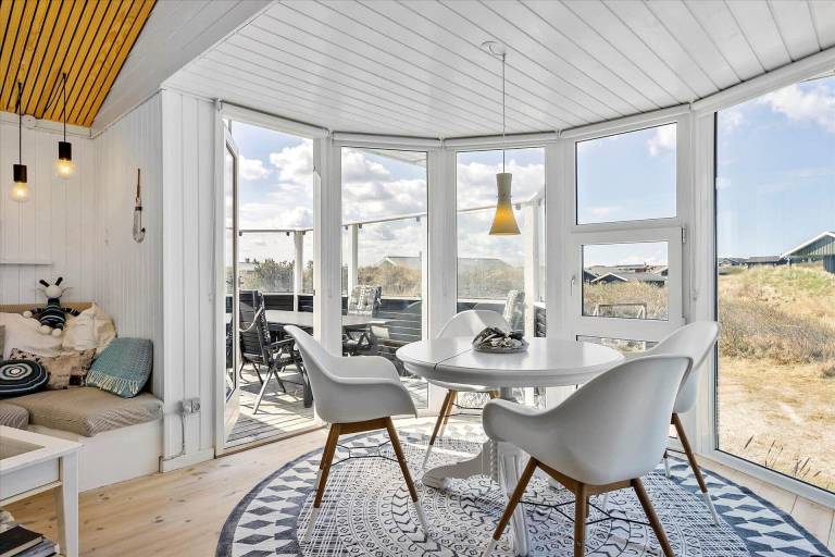 Family-oriented house with hot tub, patio & grill | Sea view | Close to the beach | Dogs allowed — photo 4