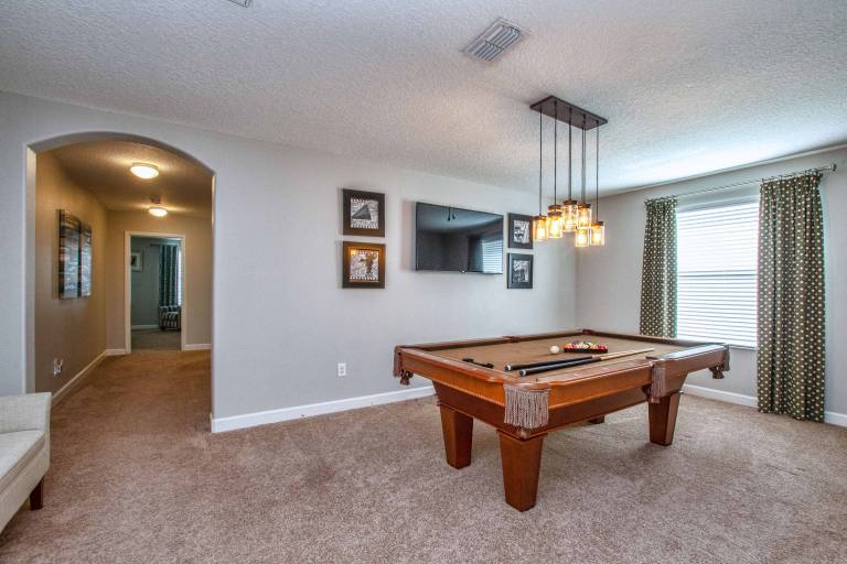Vacation home with private pool, hot tub & barbeque — photo 2