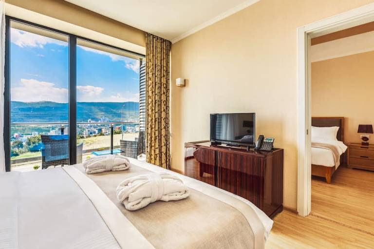 Lisi Hills Hotel