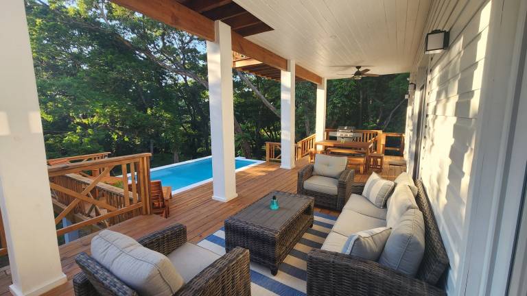Casa West Bay