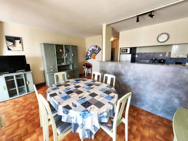 Holiday apartment with pool — photo 3