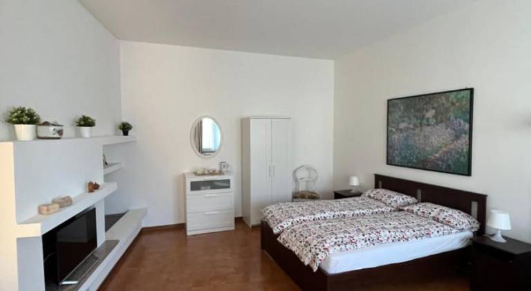 Accogliente camera con bagno privato in Legnano