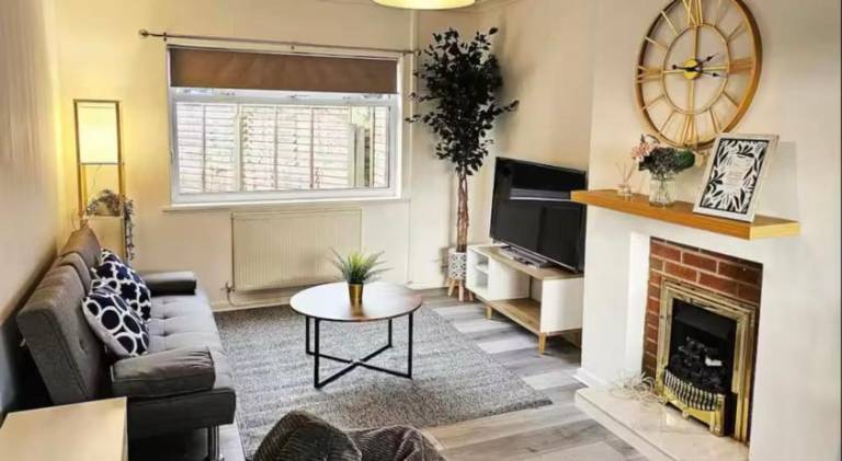 Apartment with 3 rooms for 6 persons in Salford