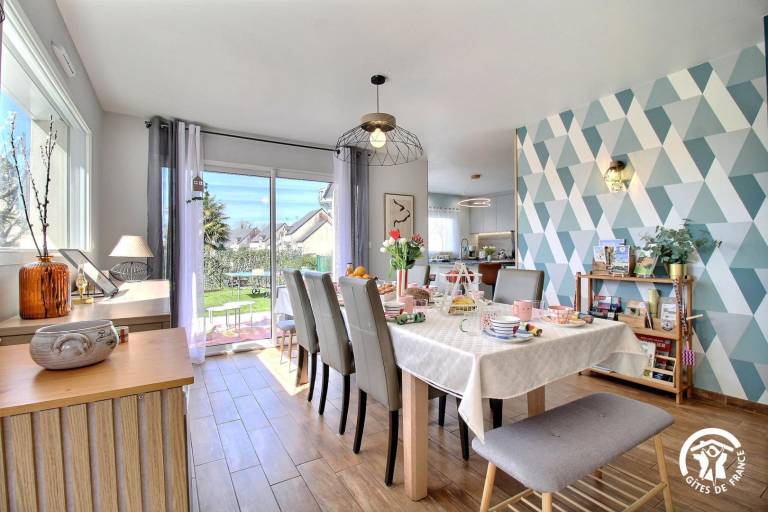 Gite with yard & terrace | Pet-friendly in Vannes
