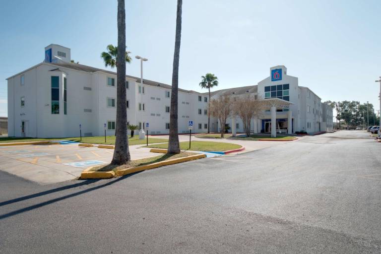 Motel 6 Brownsville, TX — photo 3