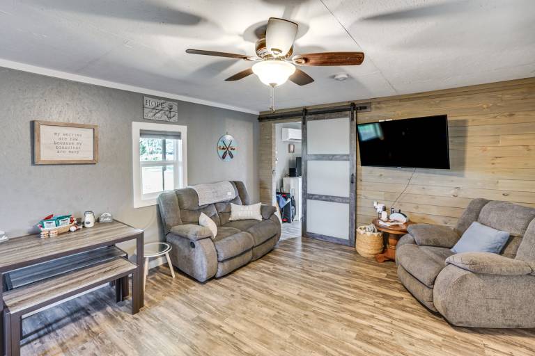 1 Mi to Lake! Angler's Retreat in Gilbertsville — photo 4