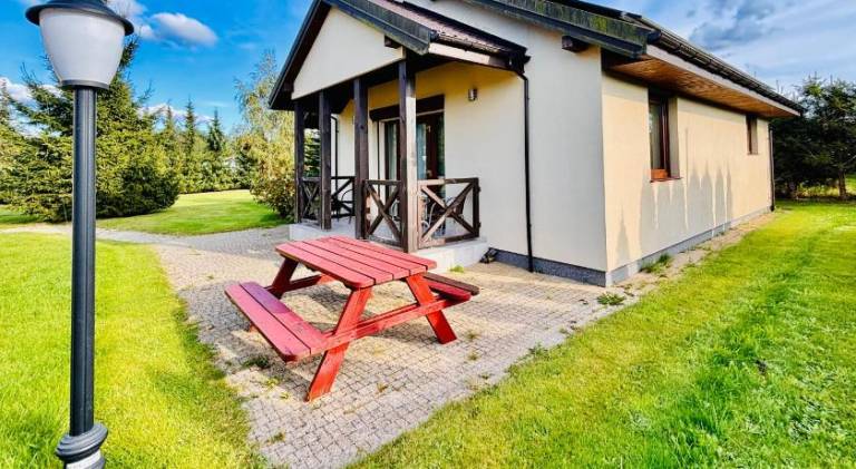 Rental apartment with BBQ, yard & patio | Dogs allowed — photo 3