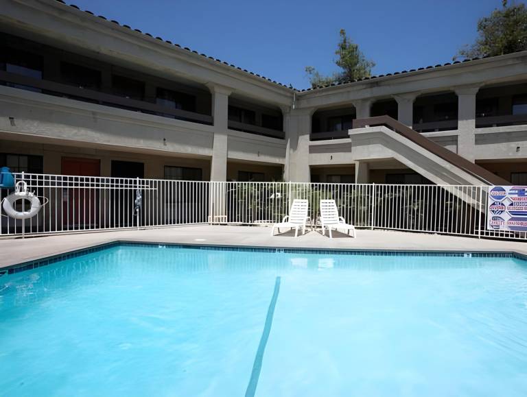 Premier Inns Thousand Oaks in Thousand Oaks, CA