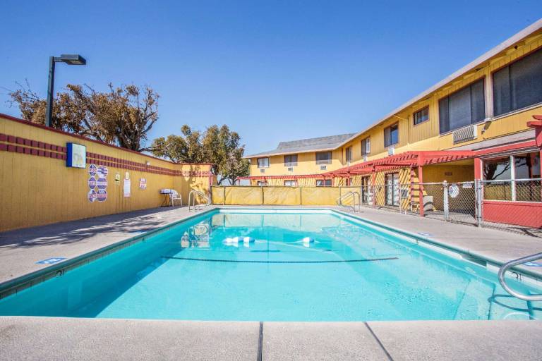 Travelodge by Wyndham Turlock — photo 2