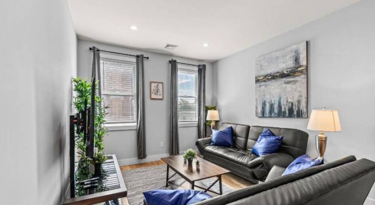 Wonderful holiday apartment | Close to the beach | Dogs allowed in Chelsea, MA