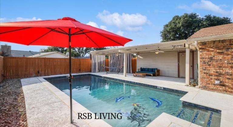 Spacious vacation home with pool | Dogs allowed in Carrollton, TX