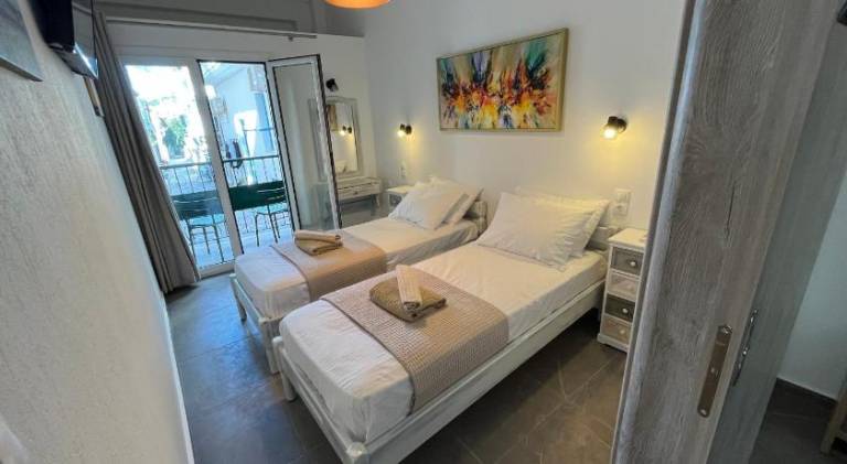 Holiday apartment with patio — photo 2