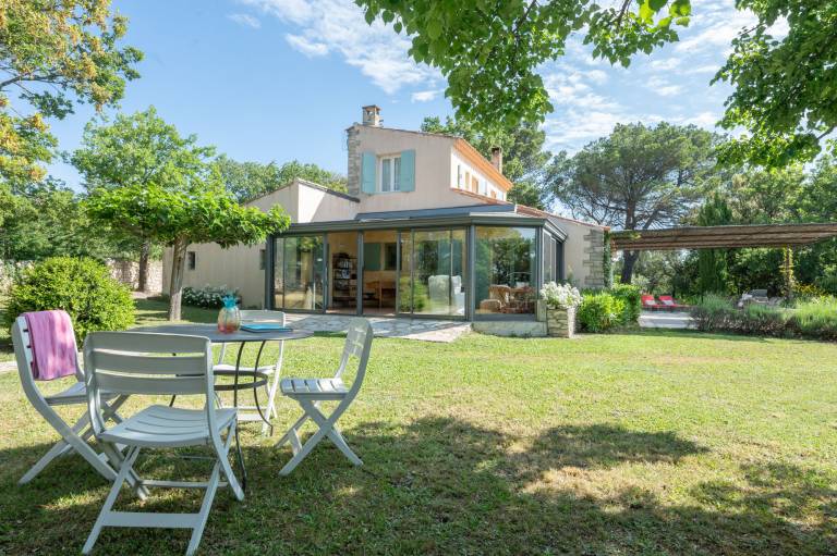 Villa with grill, terrace & yard — photo 4