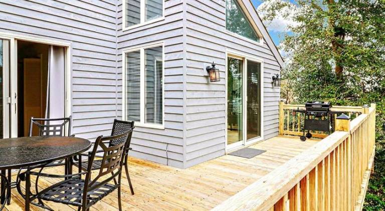 Vacation home | Beach nearby | Pets are welcome — photo 5
