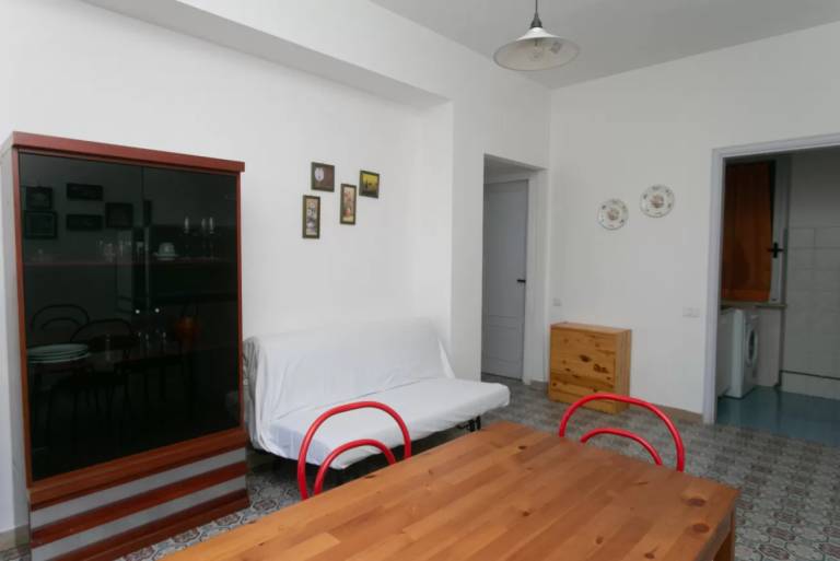 Rental apartment with yard & barbecue — photo 4