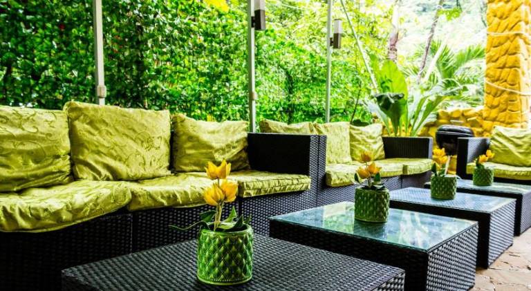 Lodge with garden & terrace — photo 5