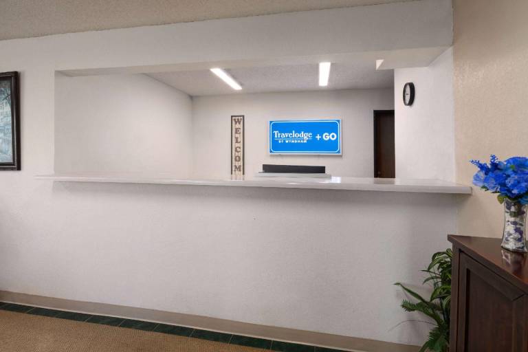 Travelodge by Wyndham Redwood Falls — photo 5