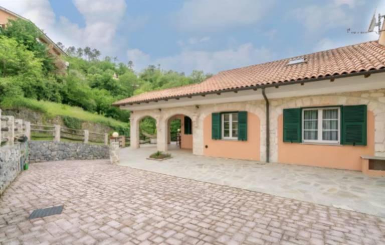 Family-friendly spacious villa with private pool, grill & yard | Pool view | Pets are welcome — photo 2